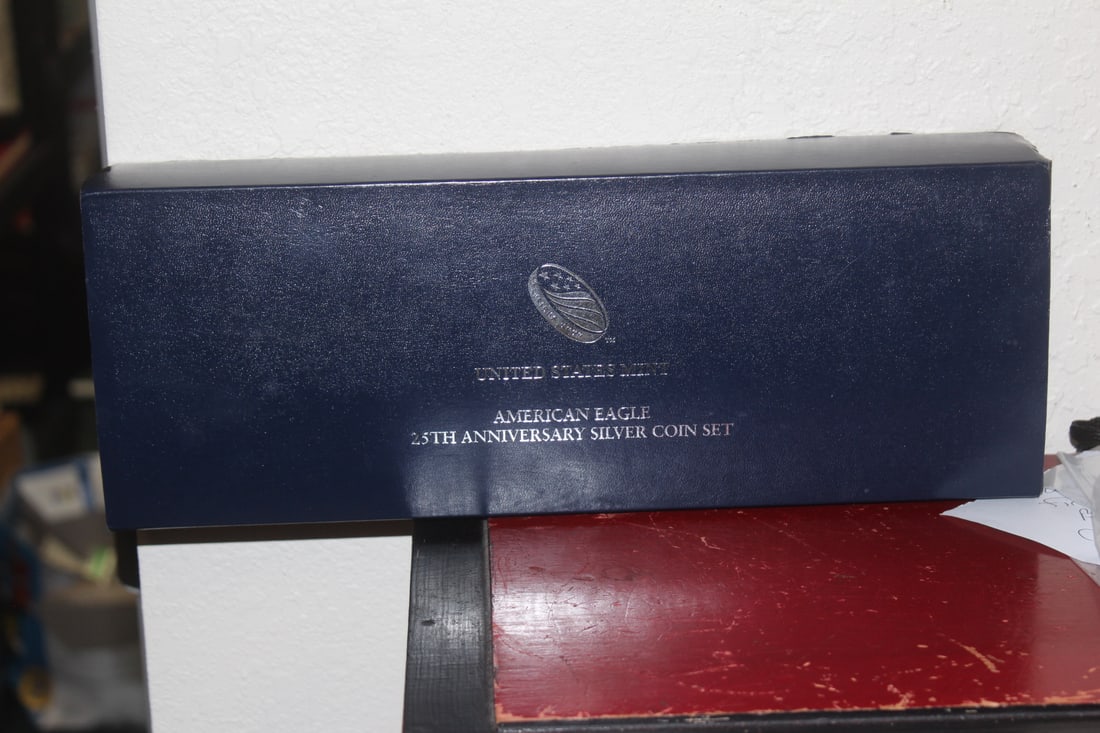 US Mint Silver Coin Set Box: US Mint 25th Anniversary silver coin set - box only - no coins inside - with COA - 14" across