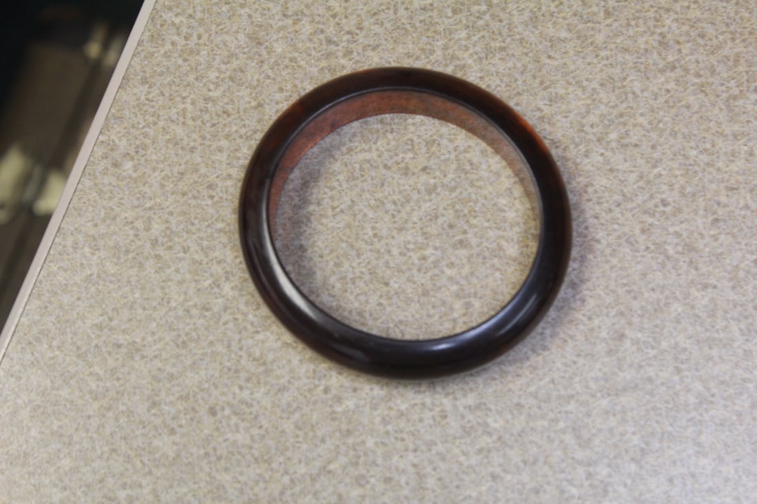 Bakelite Bangle Bracelet: insisde diameter= 2 1/4" - 5/8" in thickness