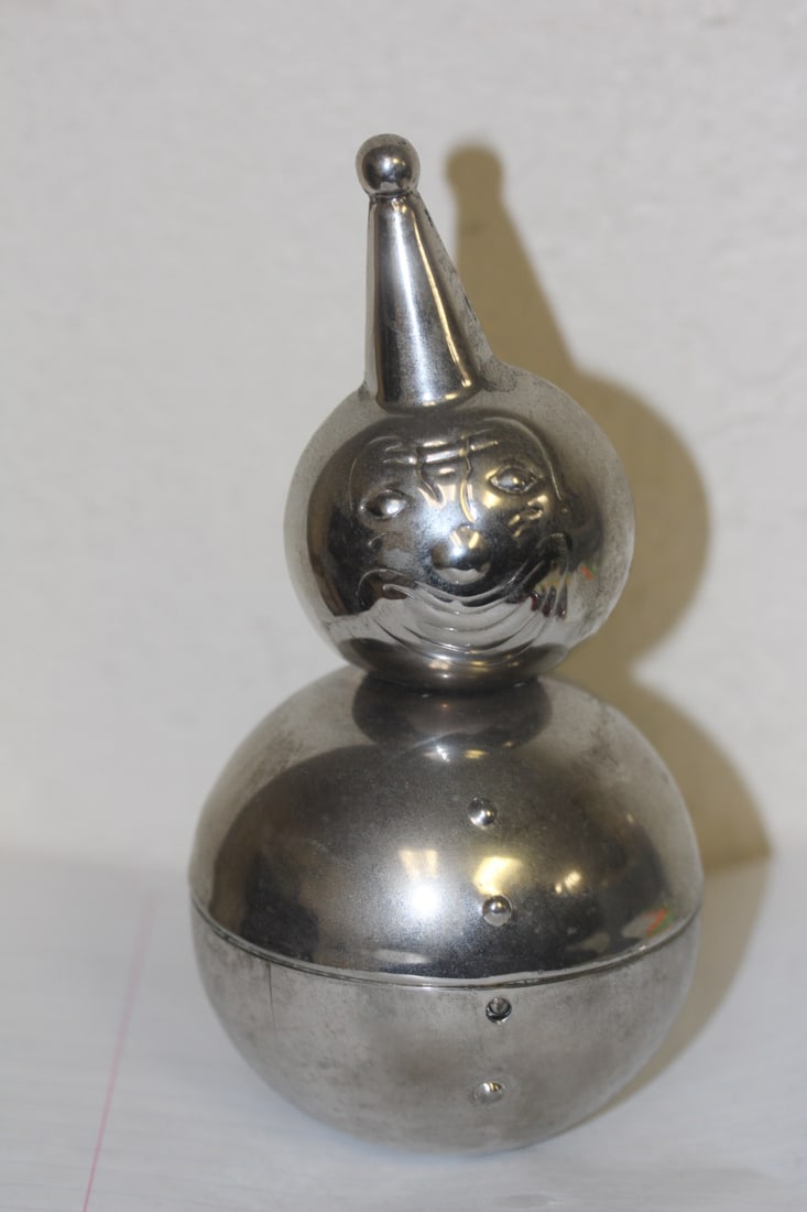 Vintage Clown Metal Bank: 6 1/2 inches tall