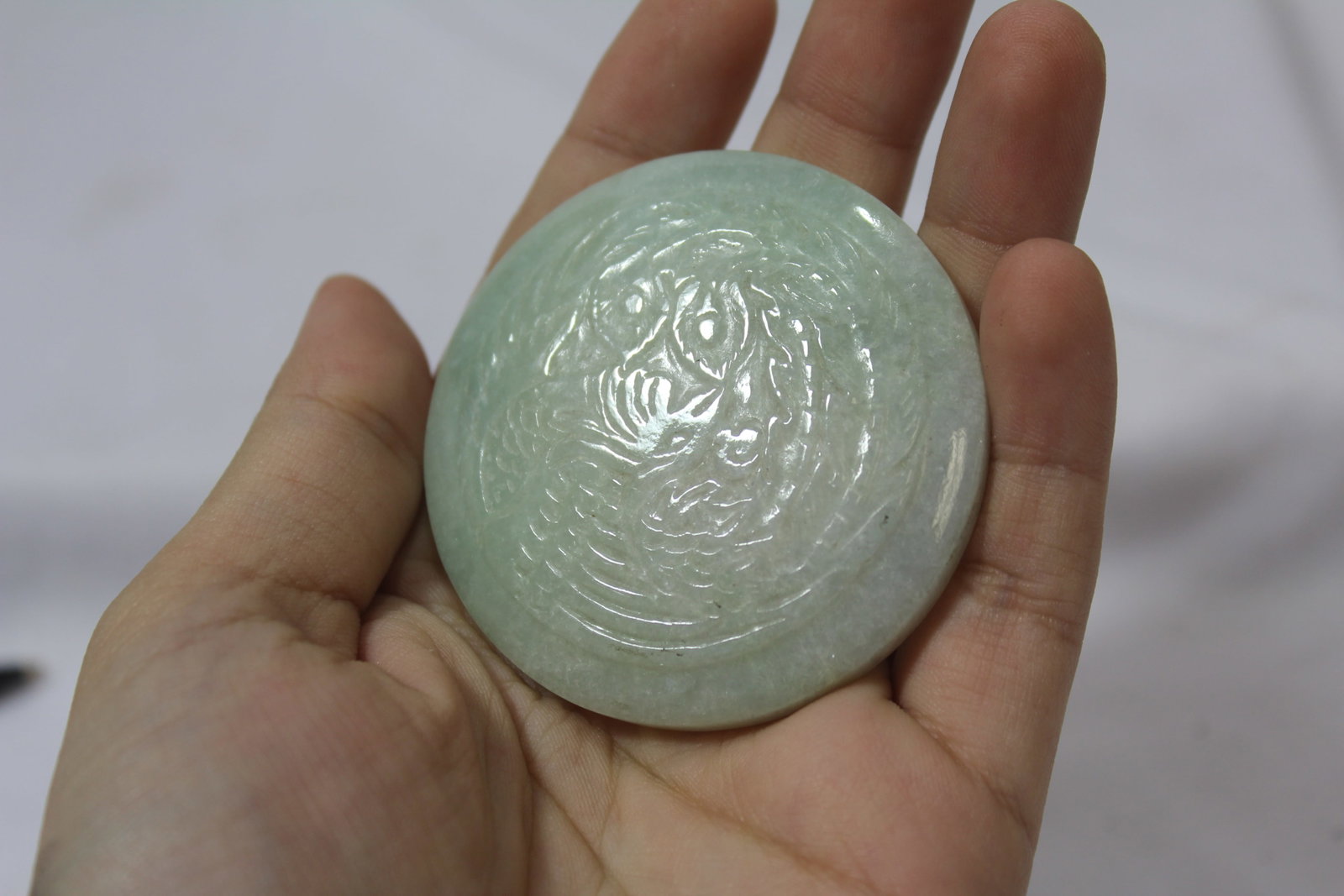 A Jadeite Lid: 1 3/4" in diameter