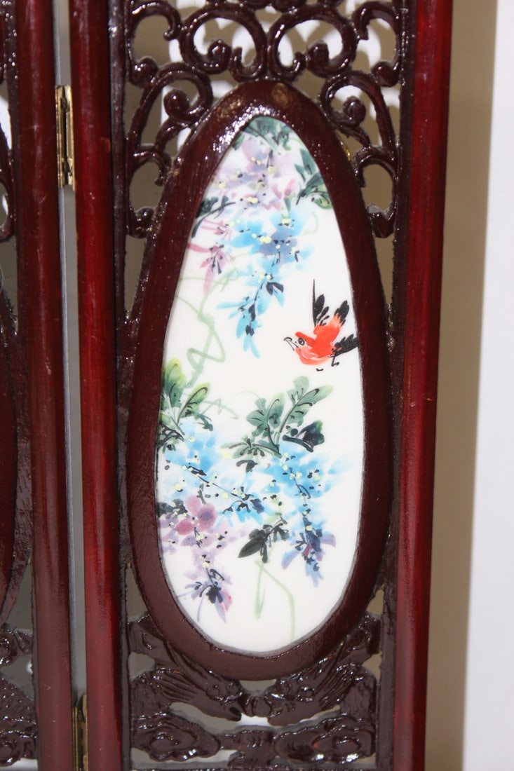 An Oriental Table Screen - 10
