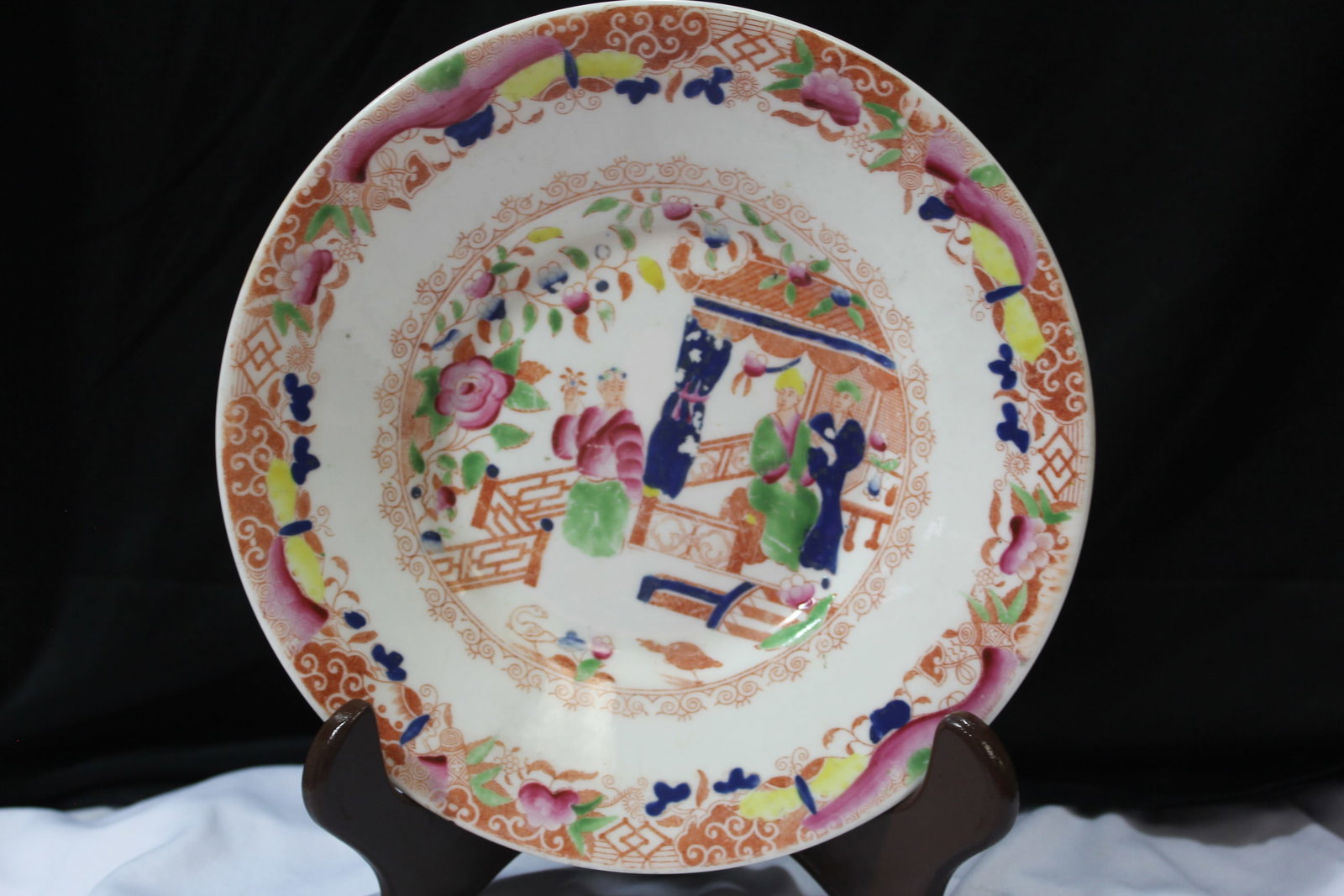 A 19th Century Chinese Export Plate: 8 1/4" in diameter