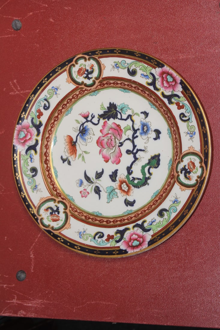 Vintage Rose Plate: London, England - 10 3/8" in diameter