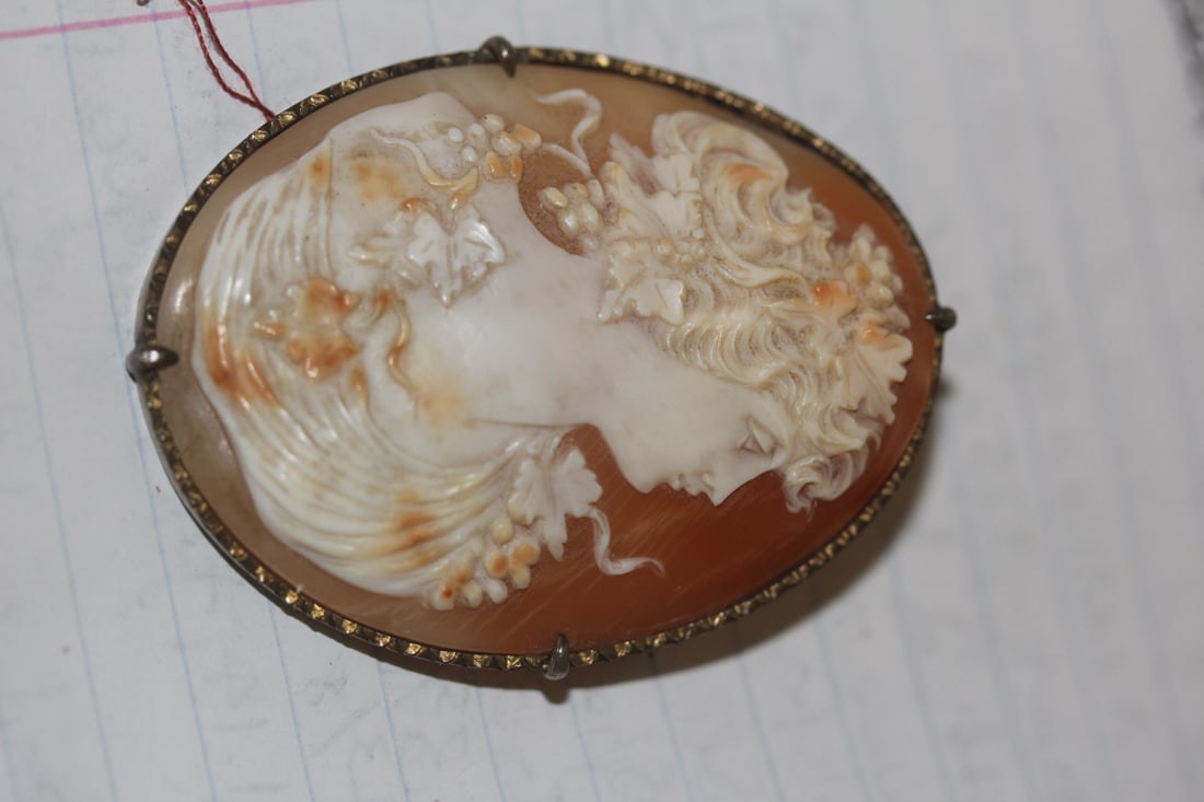 Large Sterling Silver Cameo Brooch: as shown