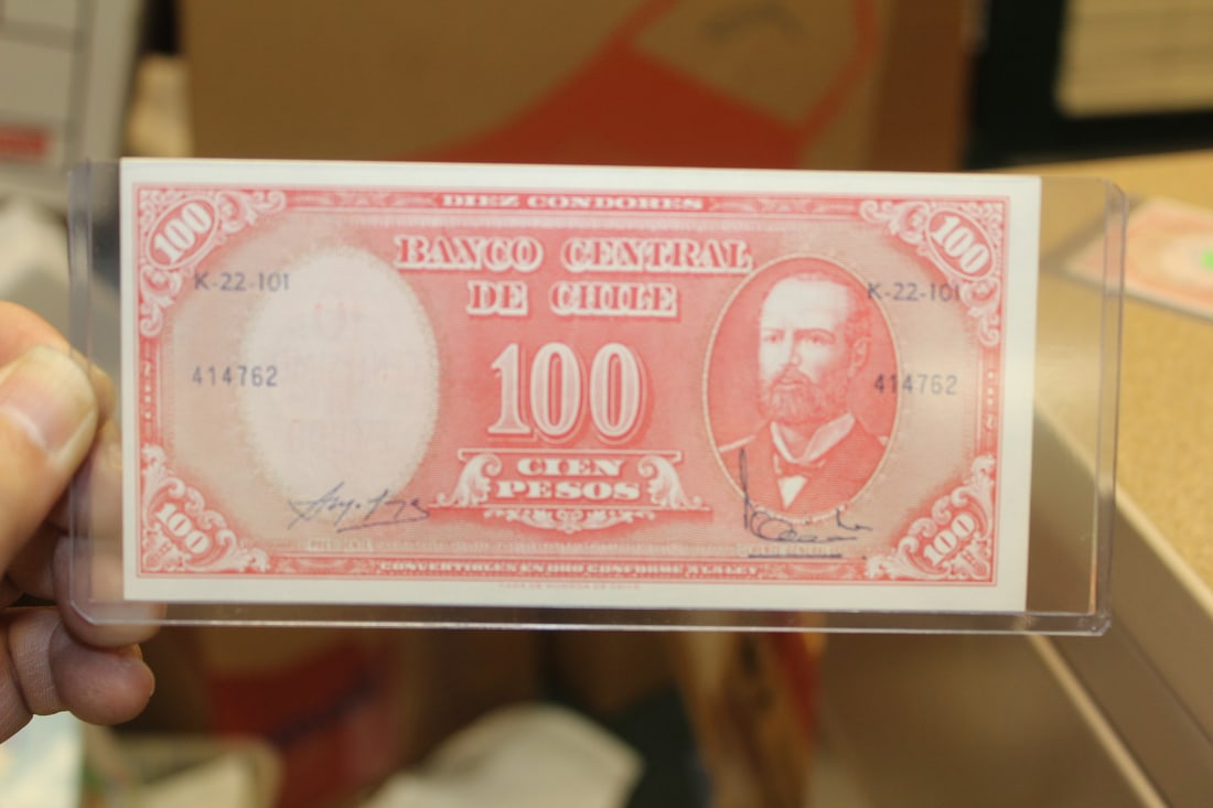 Uncirculated 1961 100 Cien Pesos Banknote: Banco central de Chile