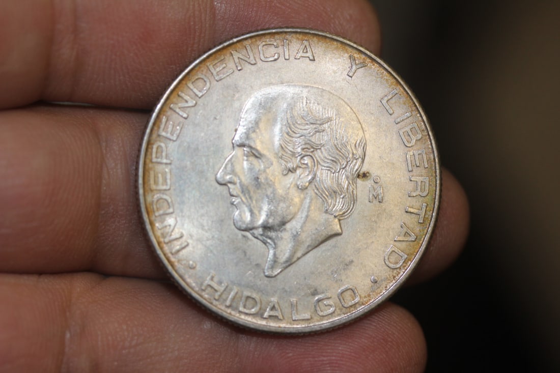 1955 Mexico Cinco Pesos Coin: 72% silver