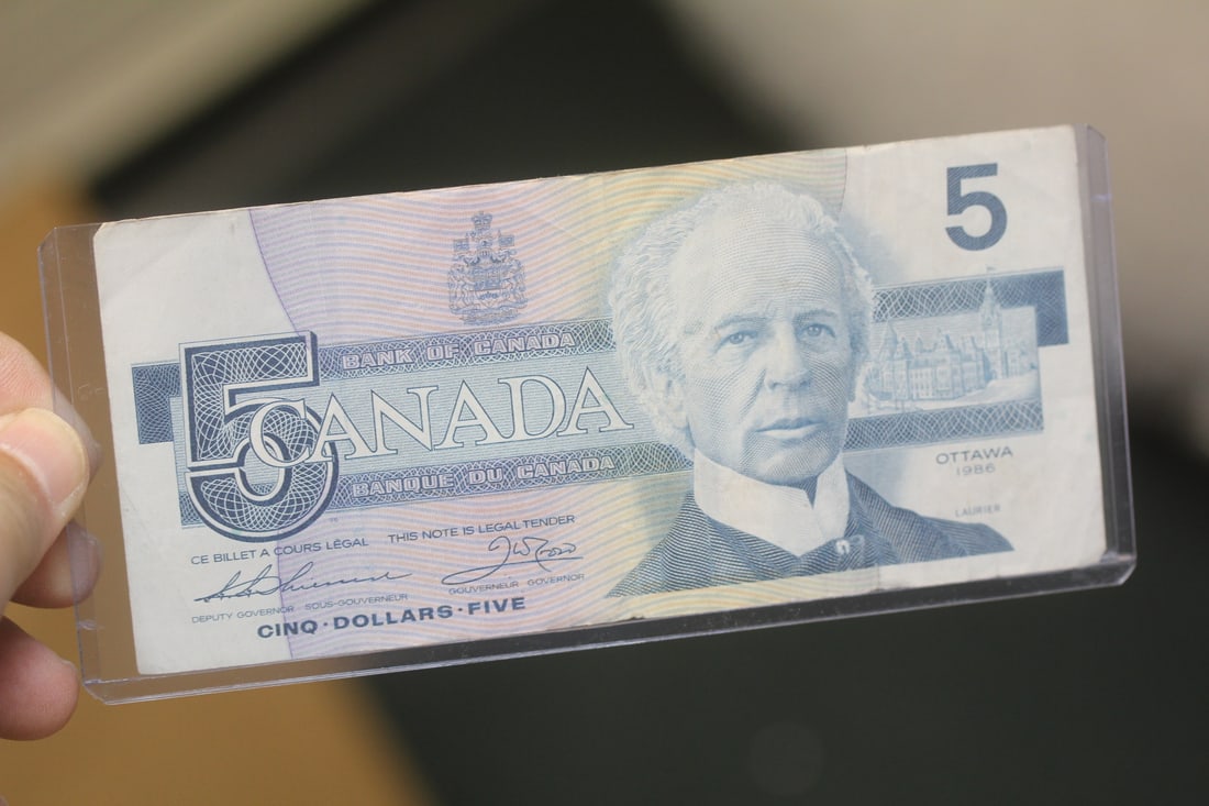 1986 Canada $5.00 Bank Note: as shown