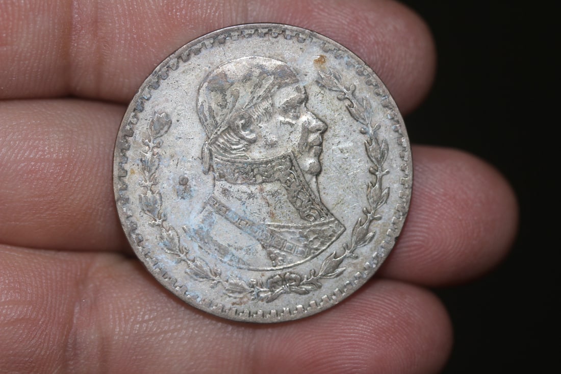 1963 Mexico Un Peso: 10% silver coin