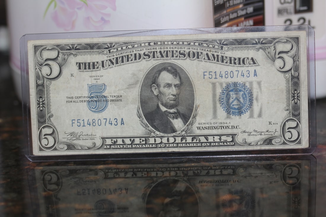 1934 $5.00 Note: as shown on photos