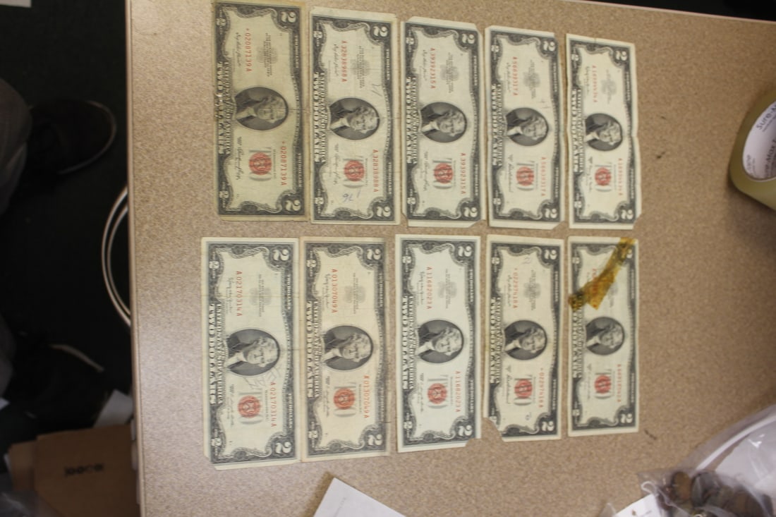 Lot of 10 Red Seal $2.00 Note: cull/low grade