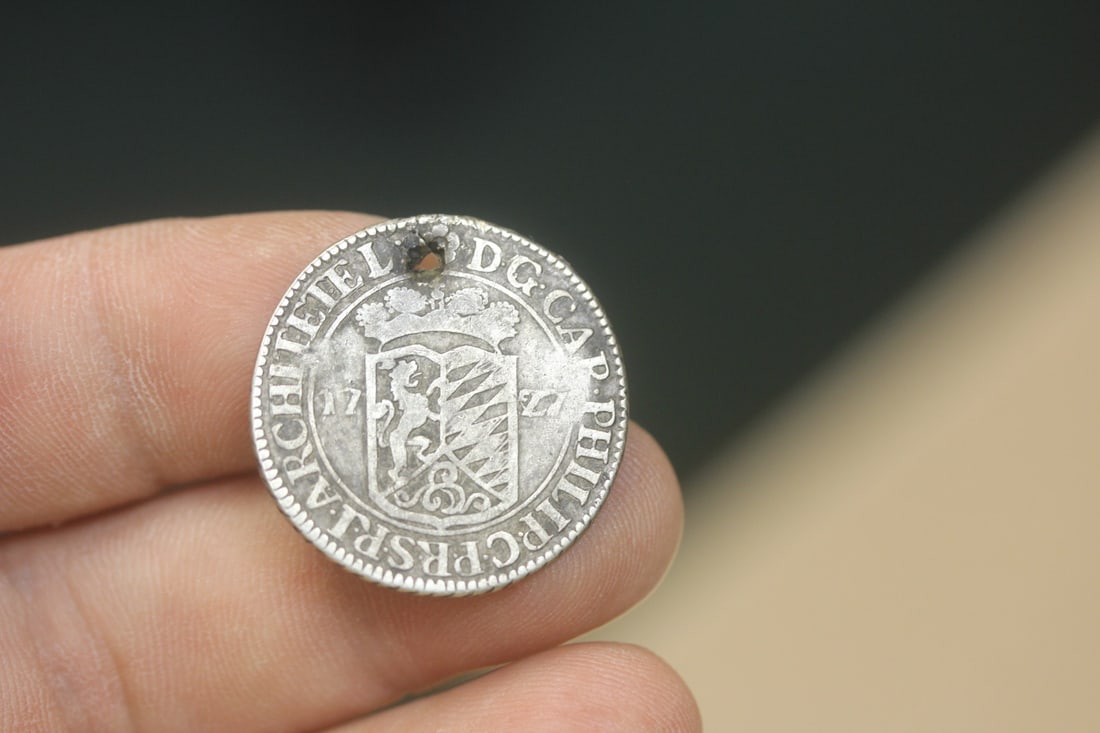Rare 1727 German State Kreuzer 20 Coin: please note: hole