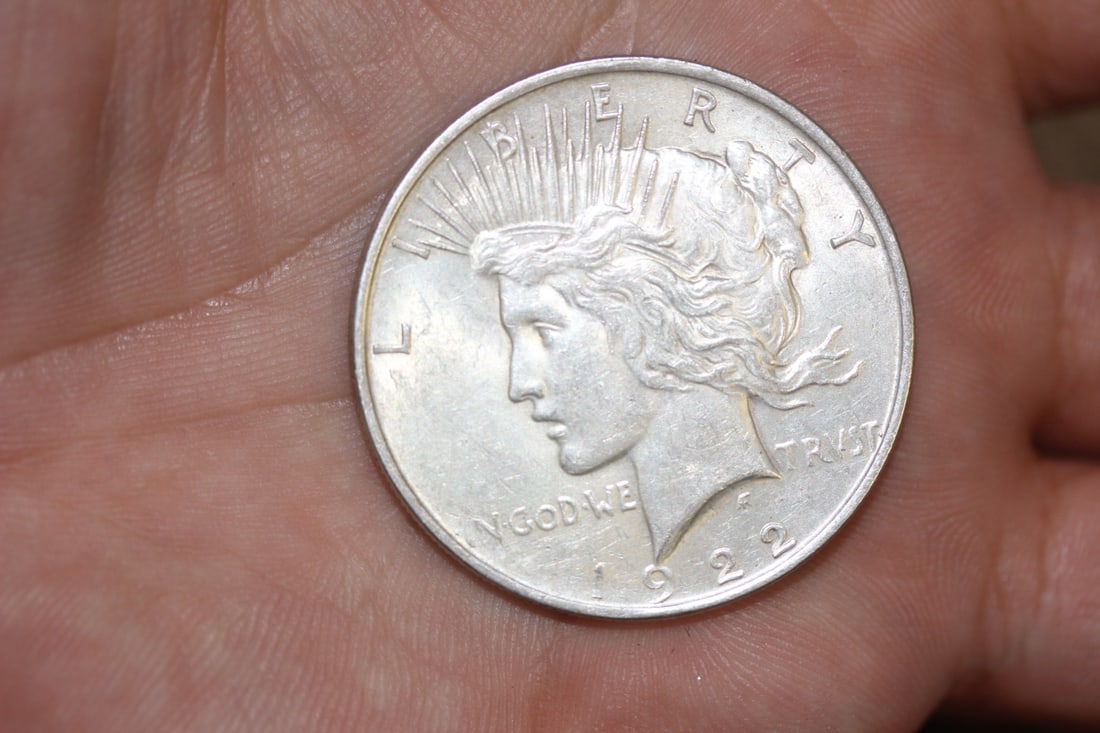 1922 Silver Peace Dollar: 90% silver