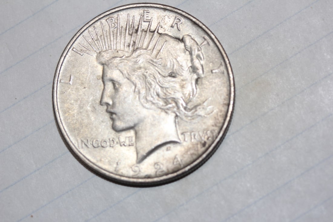 1924 Peace Dollar: very nice condition