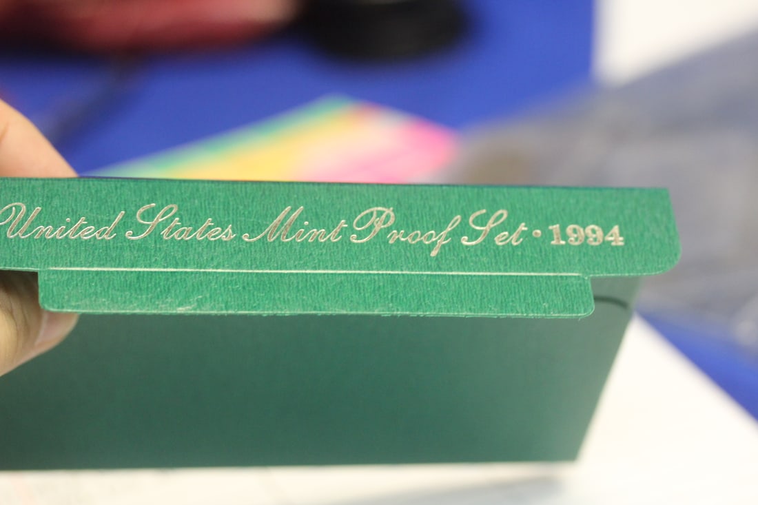 A 1994 US Mint Proof Set - 4