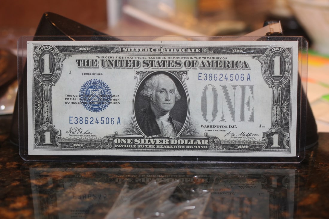 1928 Funny Back One Dollar Note: very nice condition