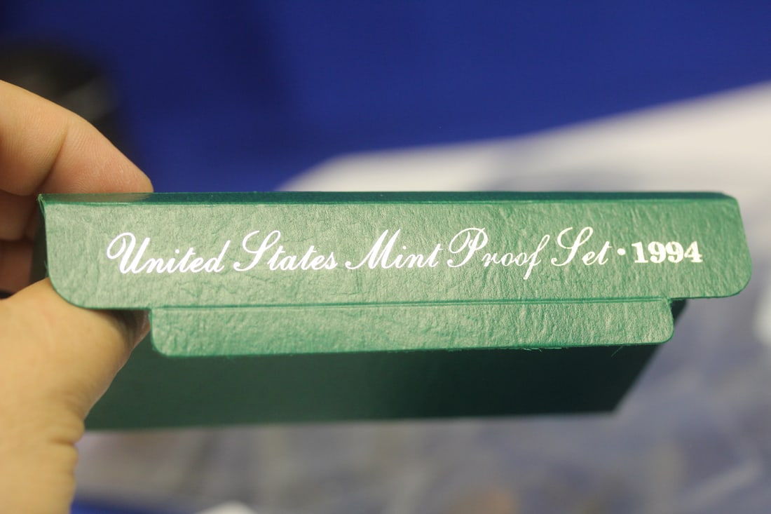 A 1994 US Mint Proof Set - 4