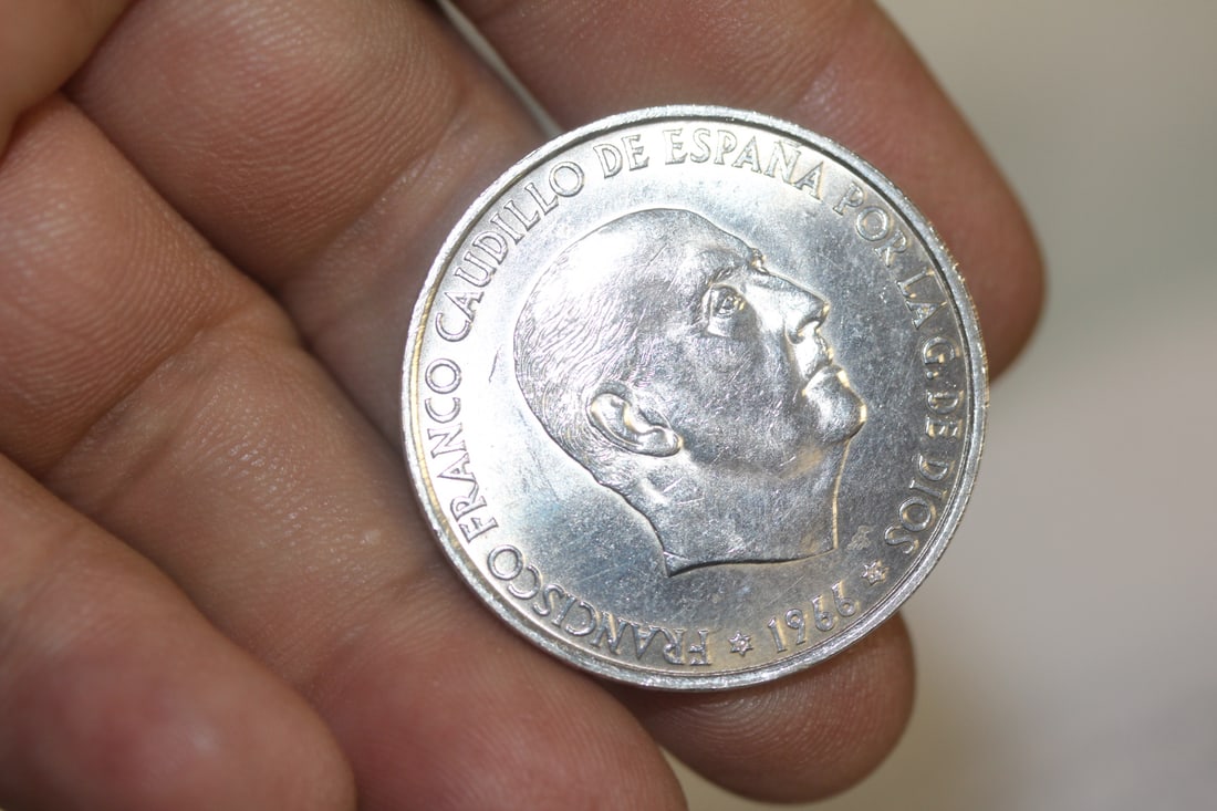 1966 Spanish 100 PTAs Silver Coin: as shown