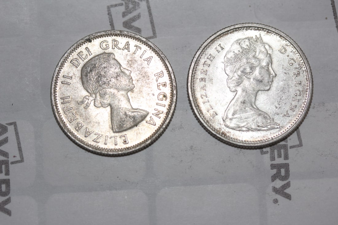 Lot of 2 Silver Canada Quarters: as shown