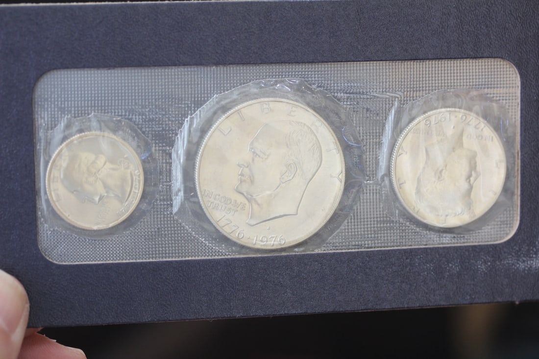 US Bincentennial Silver Uncirculated Coin Set (1 of 4)