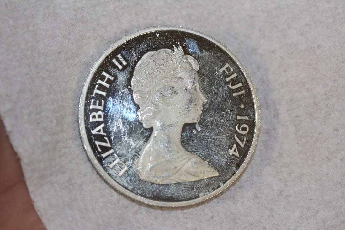 1974 Great Britain $25 Silver Coin (1 of 3)