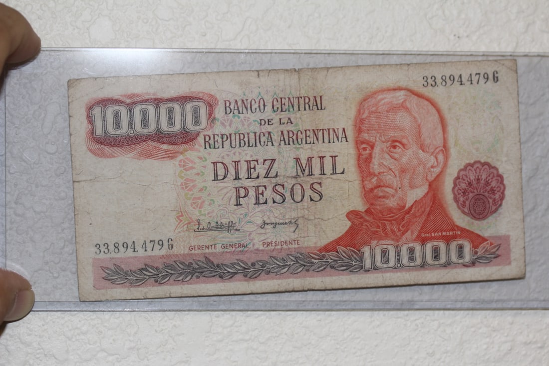Argentina 10,000 Pesos Note: as shown