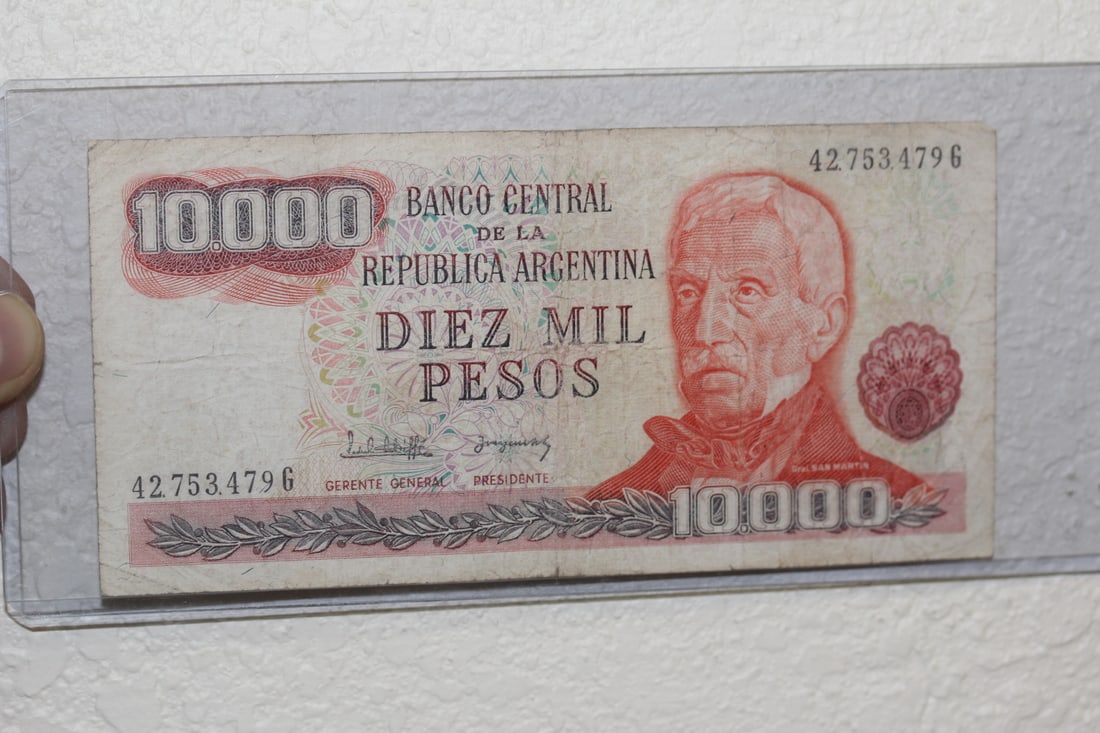 Argentina 10,000 Pesos Note: as shown