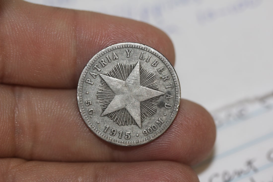 Rare 1915 Cuba 20 Centavos Coin: .900 silver
