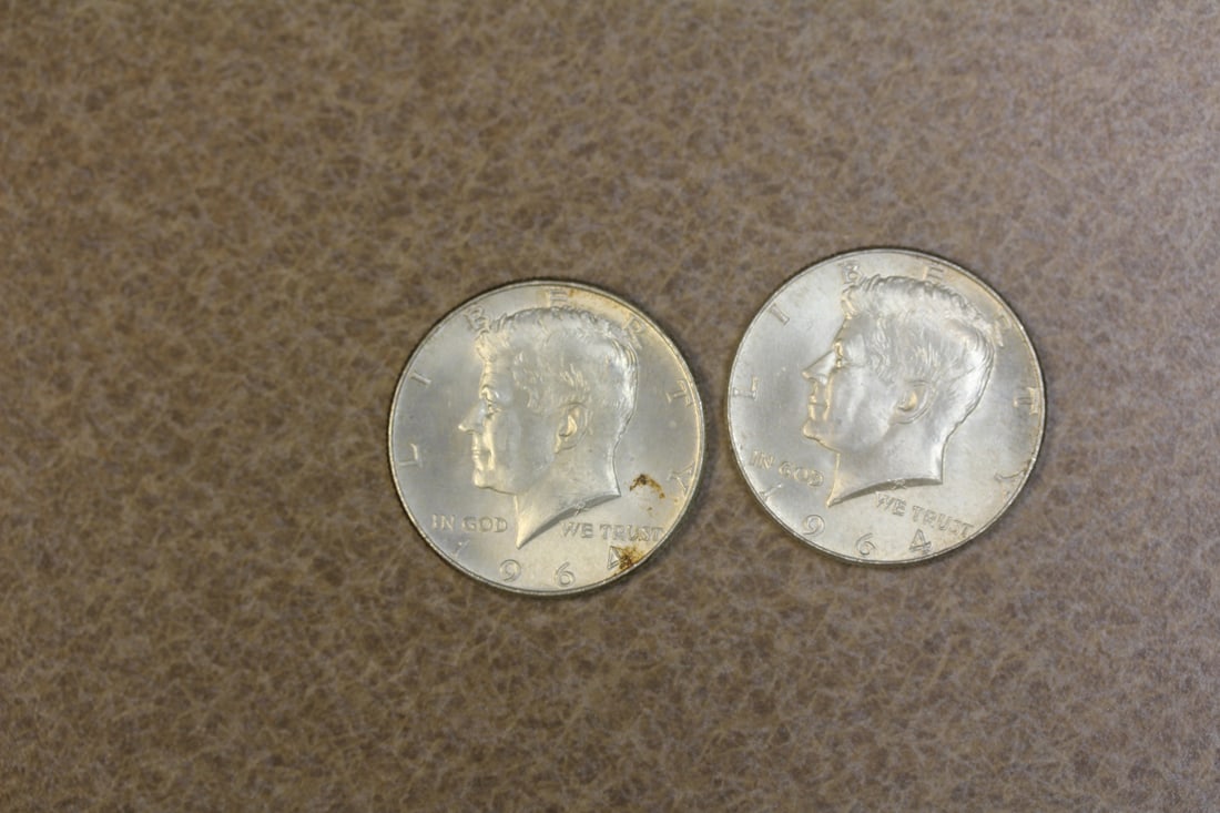 Lot of Two Kennedy Halves: 90% silver