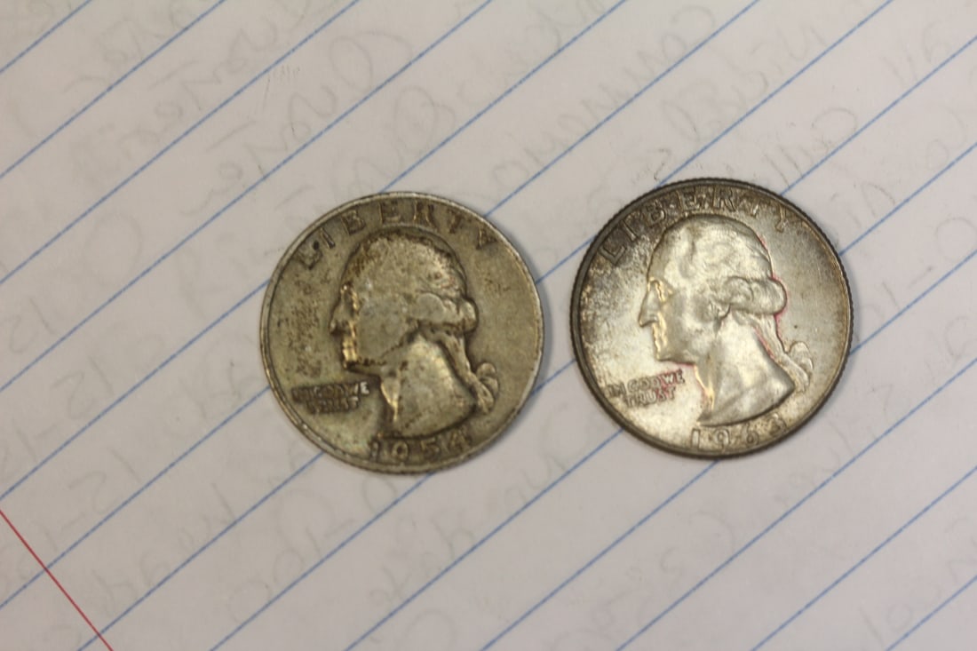 Lot of 2 Silver Washington Quarters: as shown