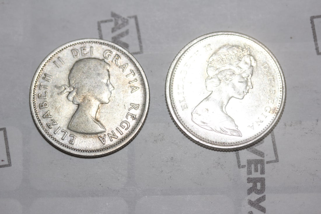 Lot of 2 Silver Canada Quarters: as shown