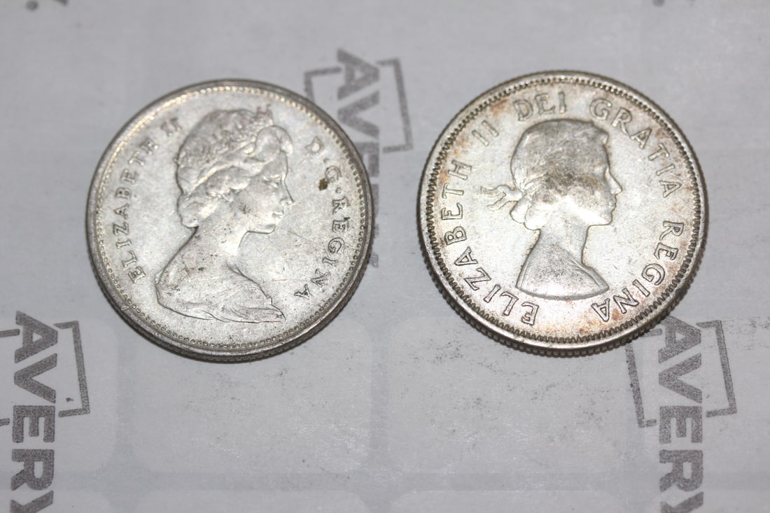Lot of 2 Silver Canada Quarters: as shown