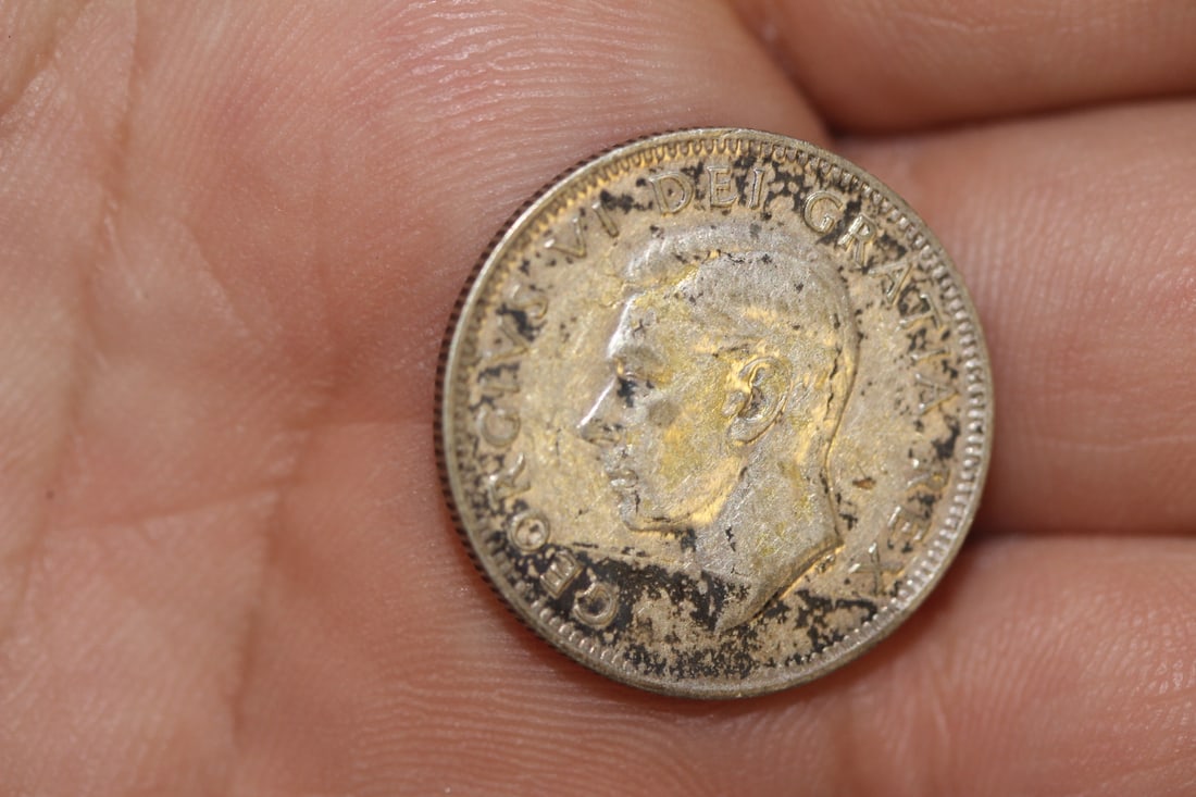 1951 Canada Silver Quarter: as shown