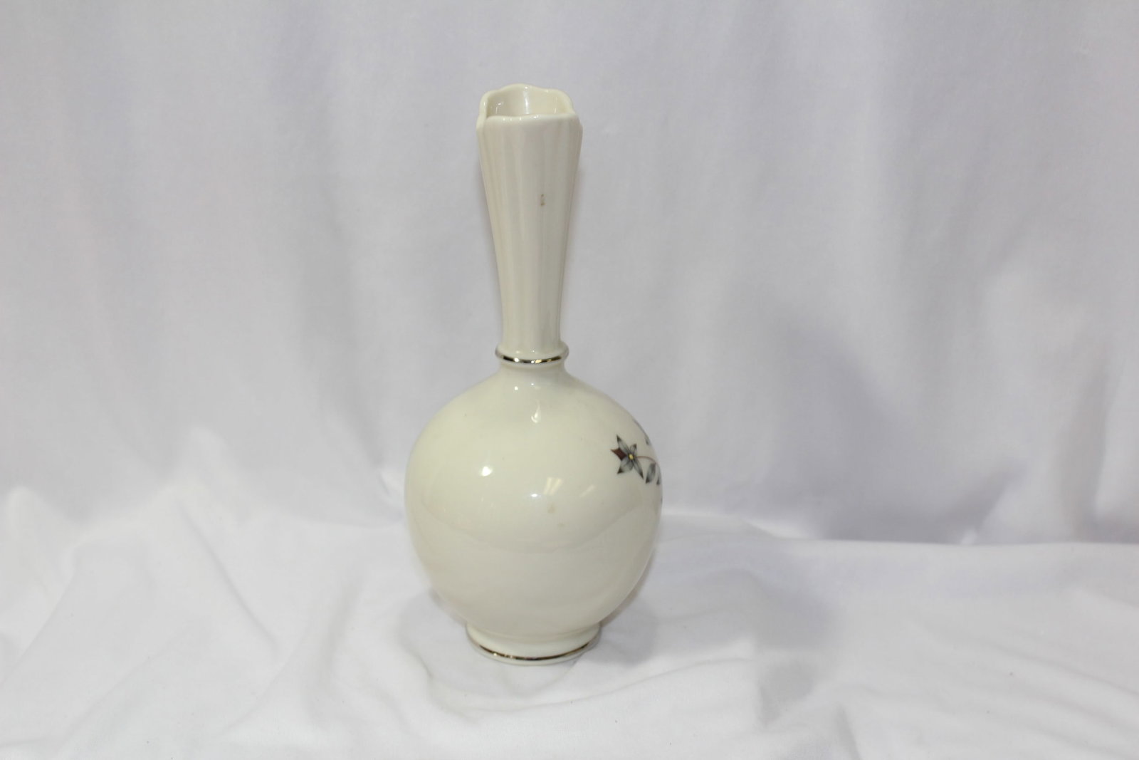 A Ceramic Lenox Vase - 4
