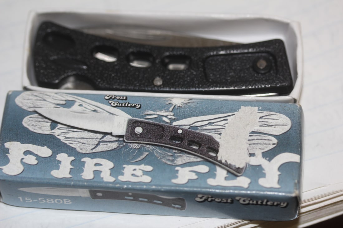 Firefly Pocket Knife: 2 3/4" long