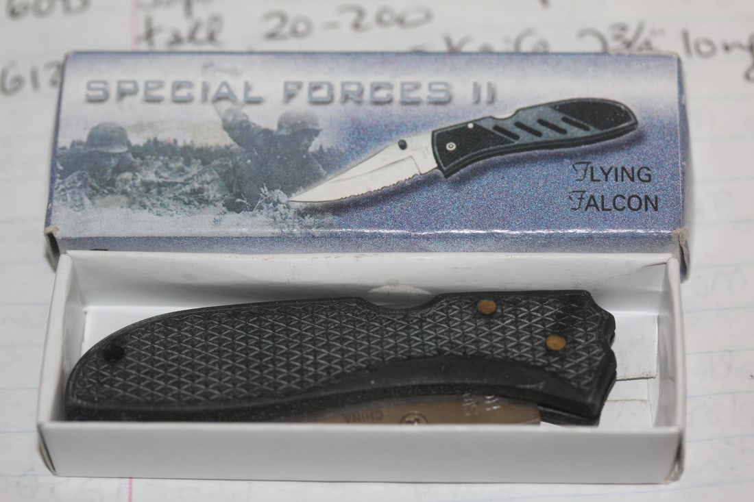 Flying Falcon Pocket Knife: 3" long
