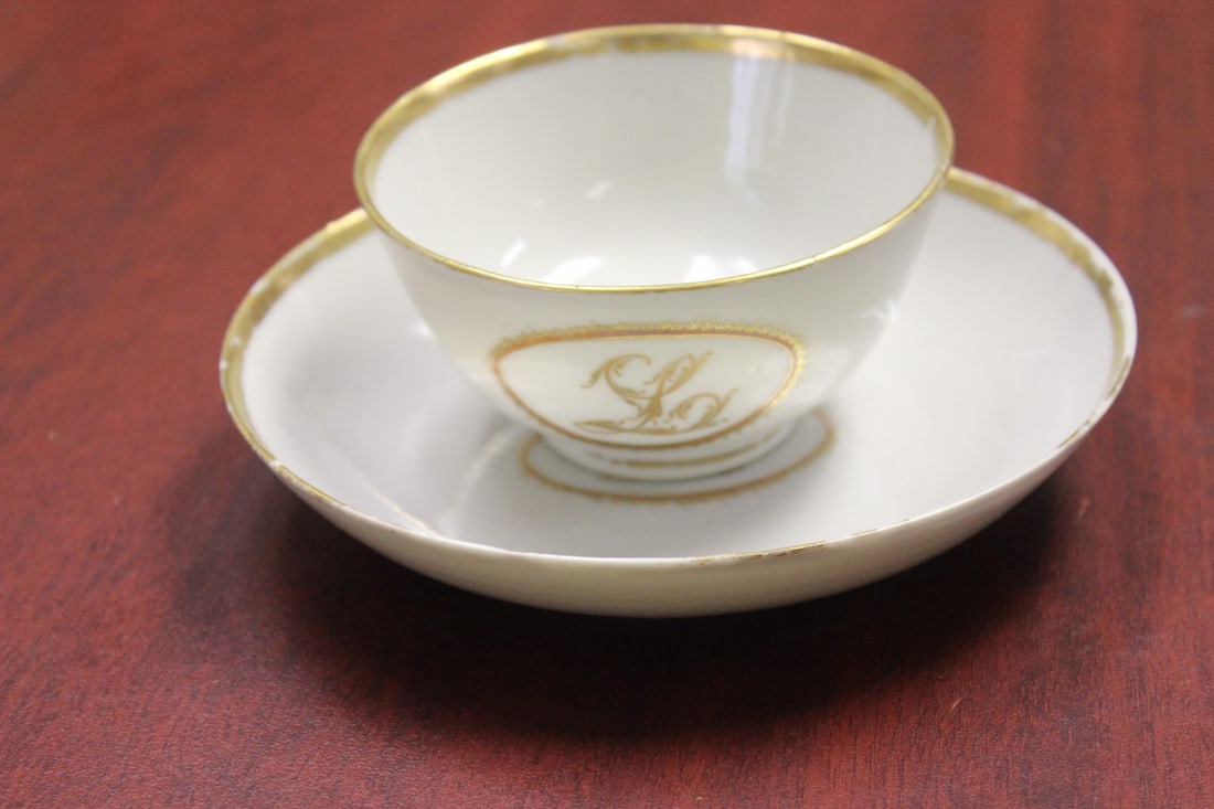 Lot of Two Chinese Export Plate and Small Bowl/Cup: 18th/19th century - palte= 5 1/2" in diameter - "L" monogram
