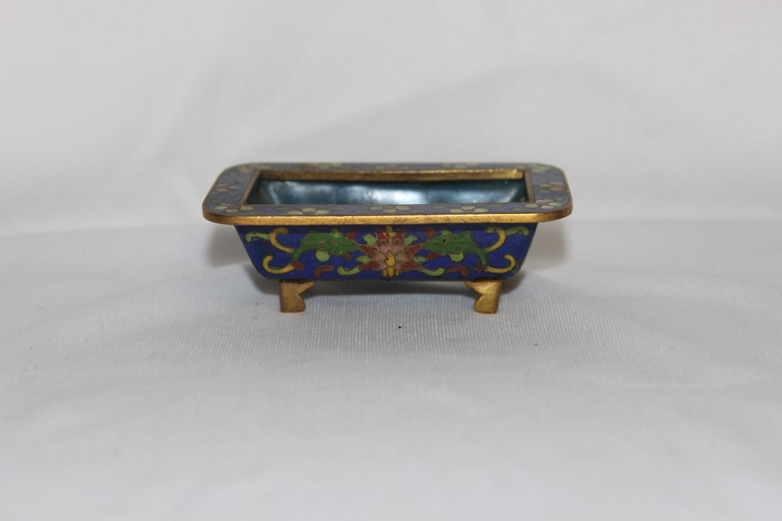 A Small Vintage Chinese Cloisonne Planter: please note: blamishes underneath, not noticeable when displayed , most likely a manufacturer's defect - 2 7/8" long