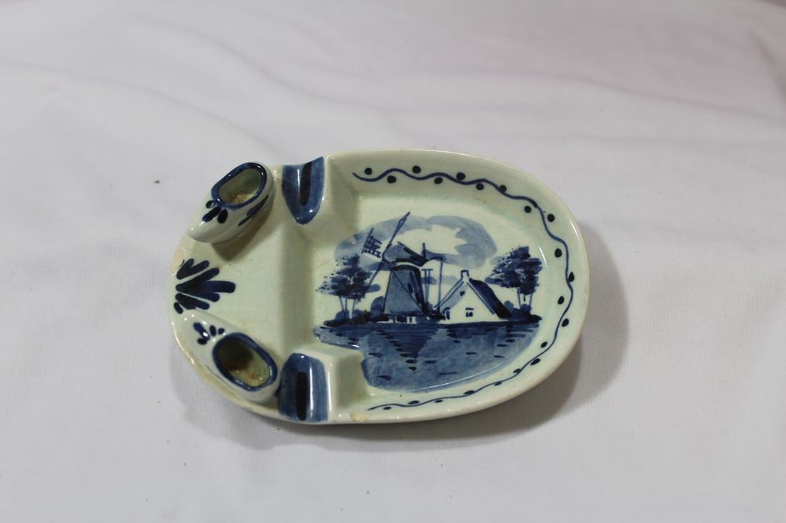 A Delft Ashtray - 2