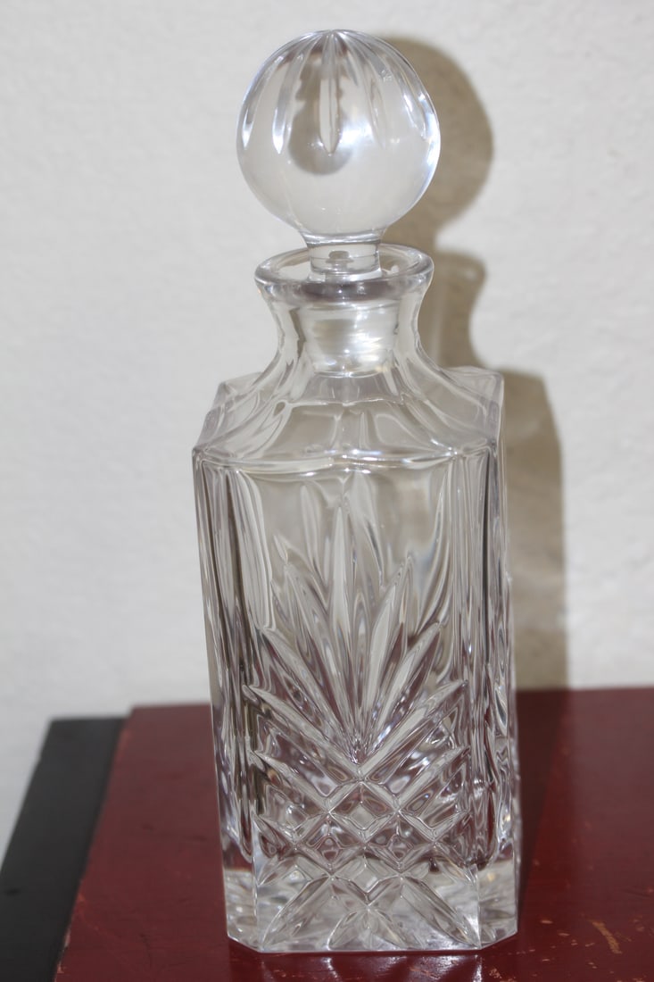 Nice Cut Glass Decanter: 10 5/8" tall