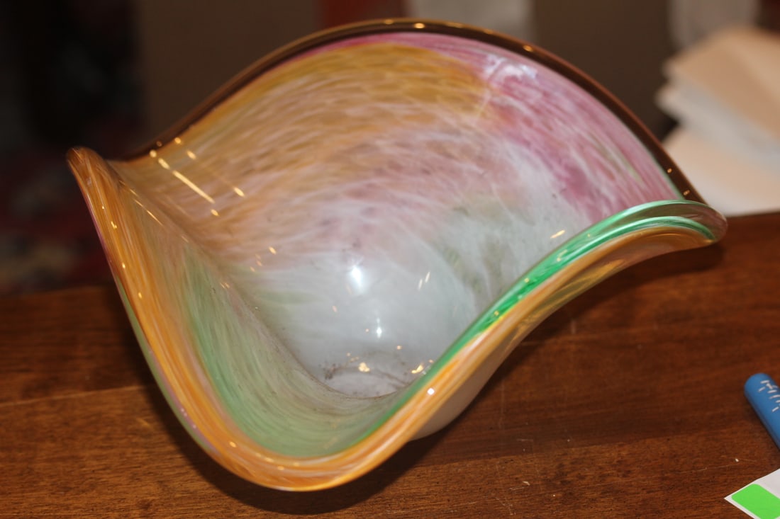 Artglass Bowl: 9 3/8" across