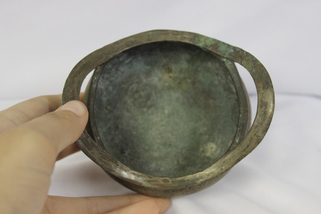 A Signed Urn - 3