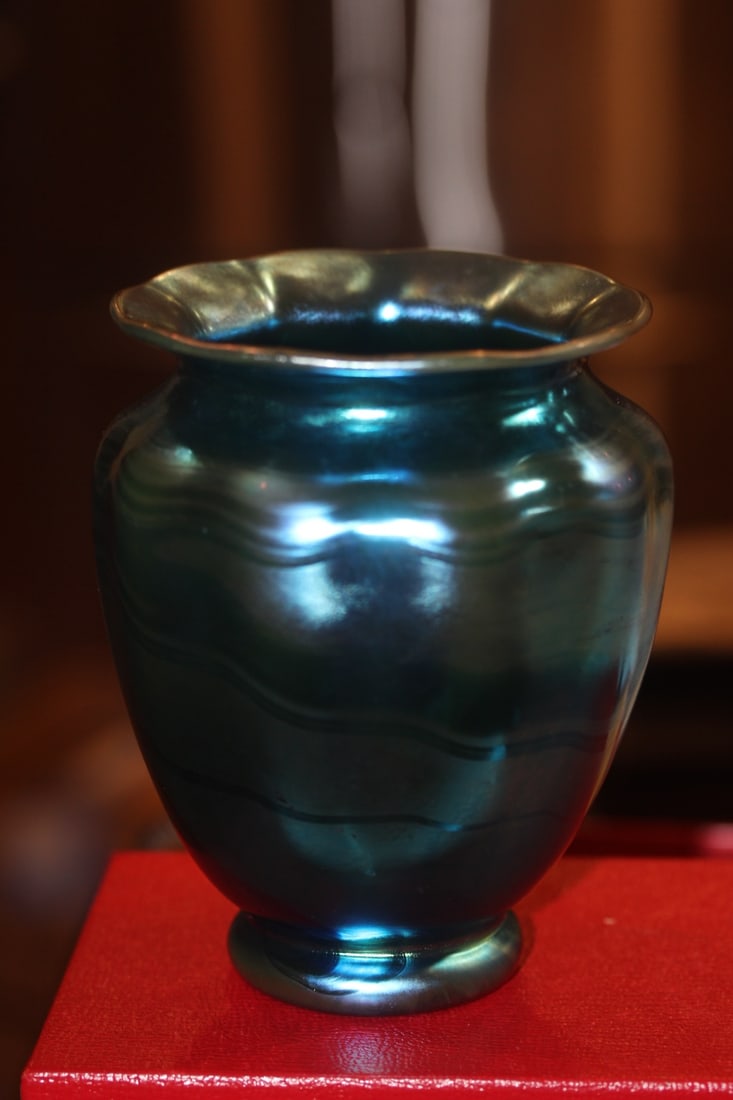 Aurene Art Glass Iridescent Vase: appeared to be old