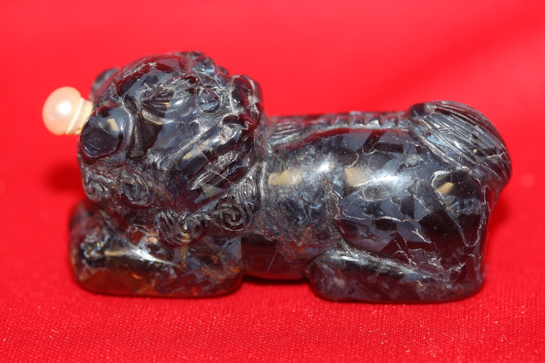 A Stone Snuff Bottle: Depicting a foodog - chiense - 2 5/8" long