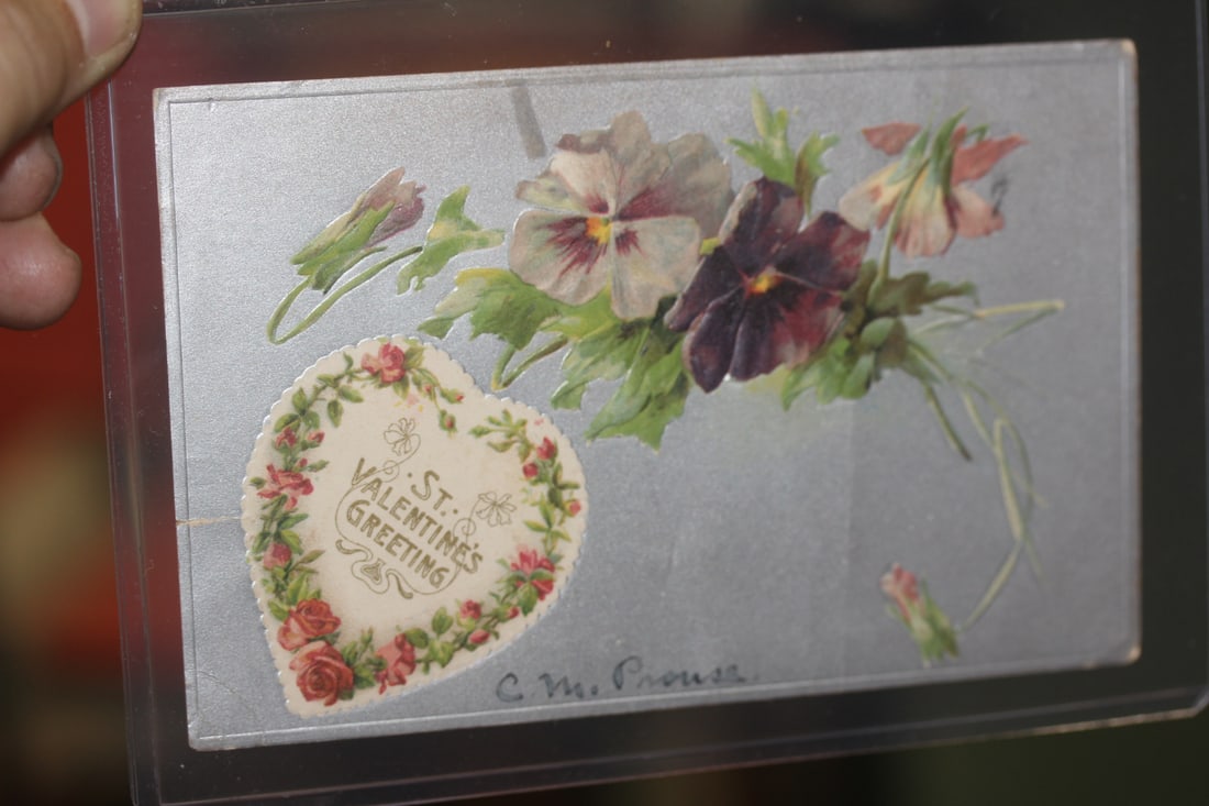 Antique Valentine's Day Postcard: early 20th century