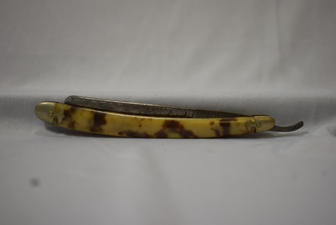 A Faux Turtle Shell Gilt Edge Straight Razor: 6 1/4" long
