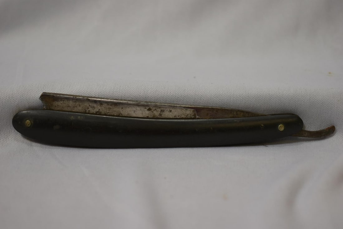 Hollow Ground Straight Razor: 6 1/8" long