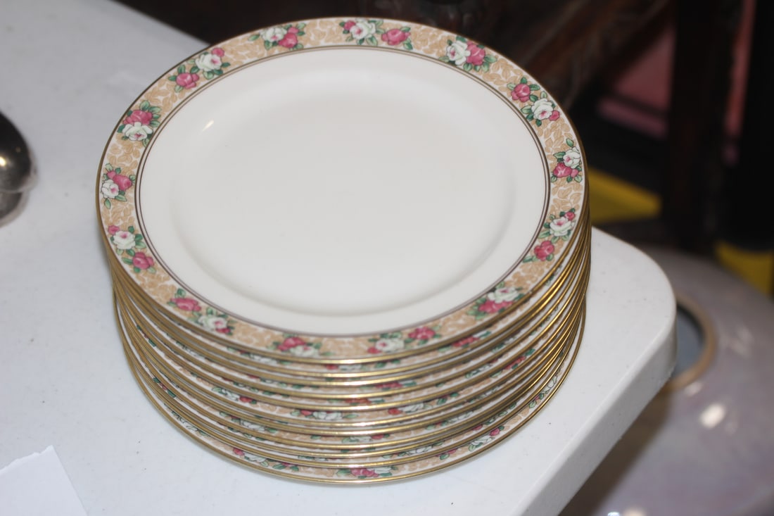 Set of 11 Ahrenfeldt Limoges Luncheon Plates (1 of 2)
