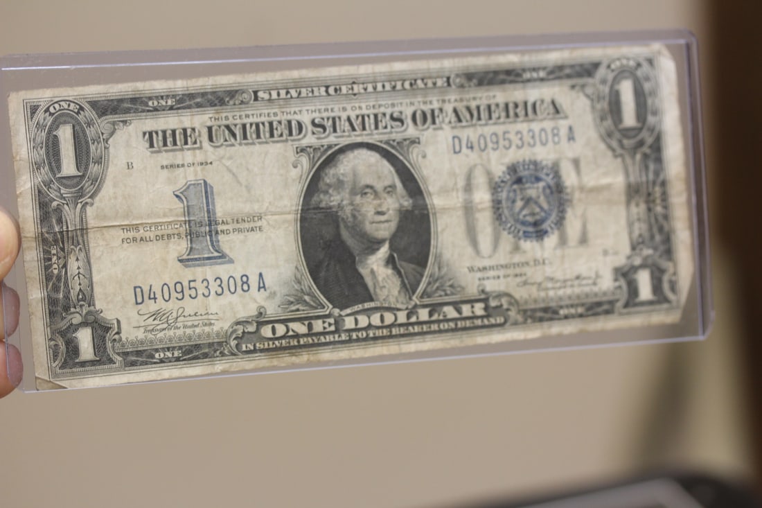 One dollar silver certificate (1 of 6)