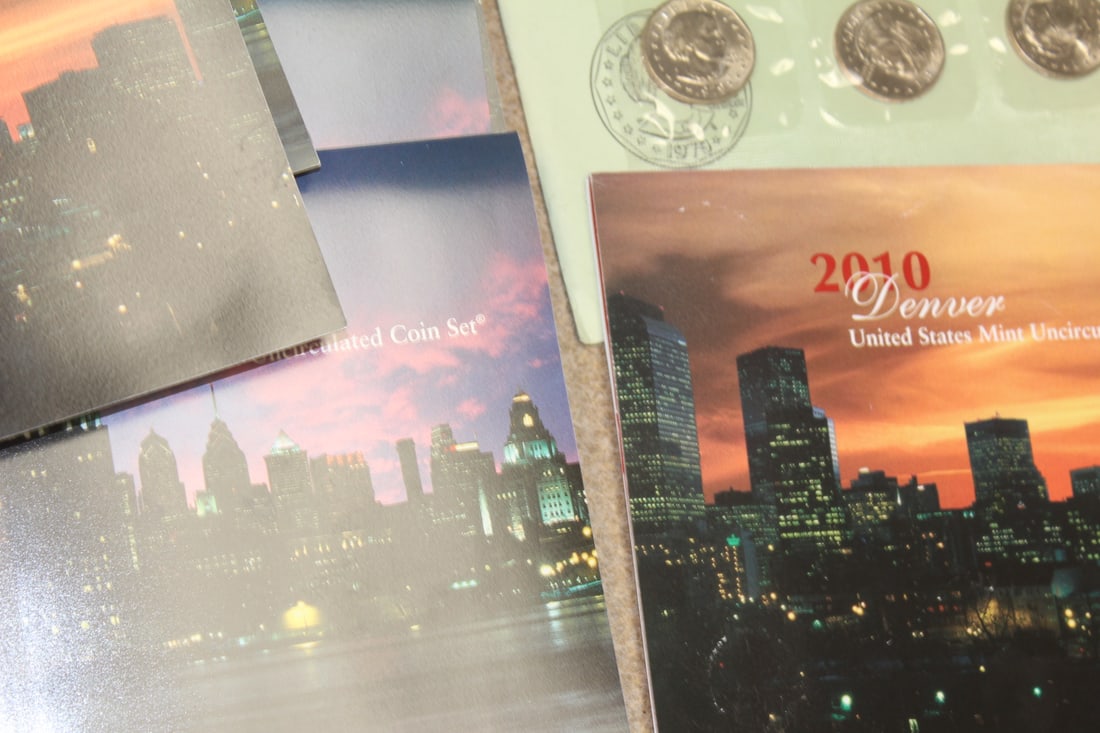 Nice Lot of 60 US Coin Sets - 5