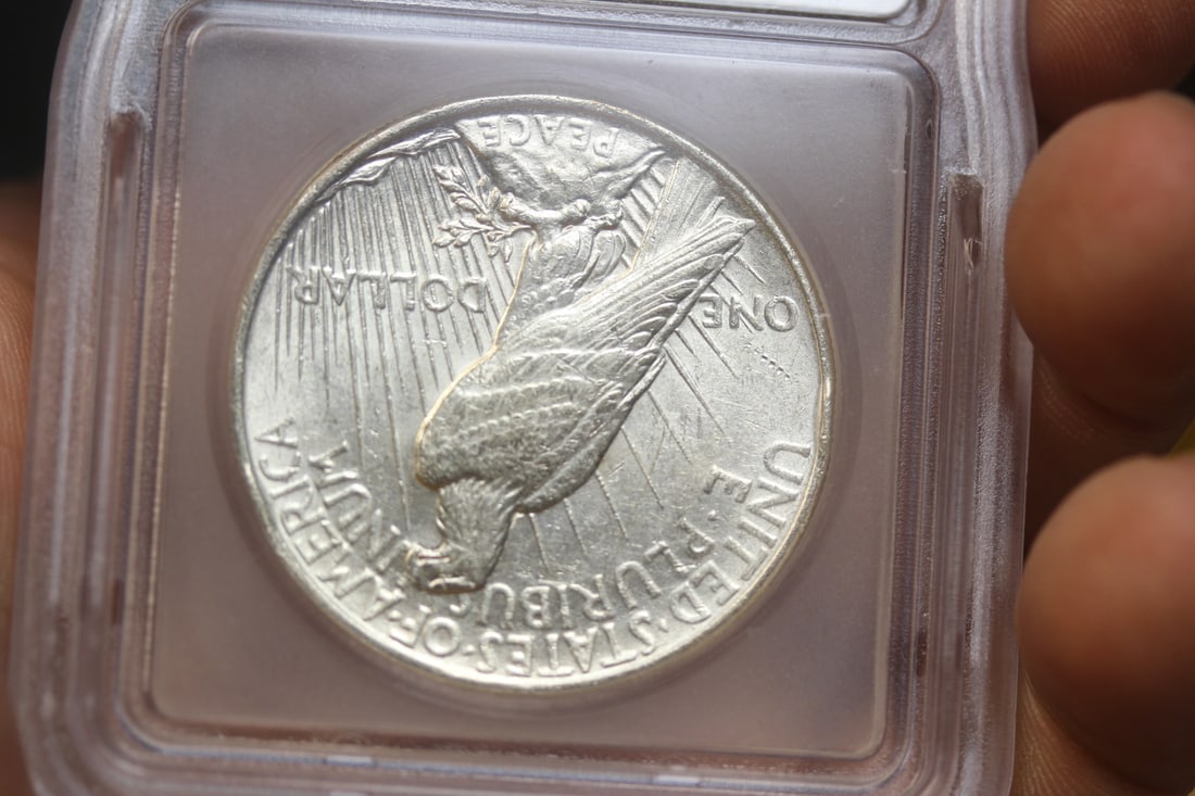 1925 Peace dollar - 4